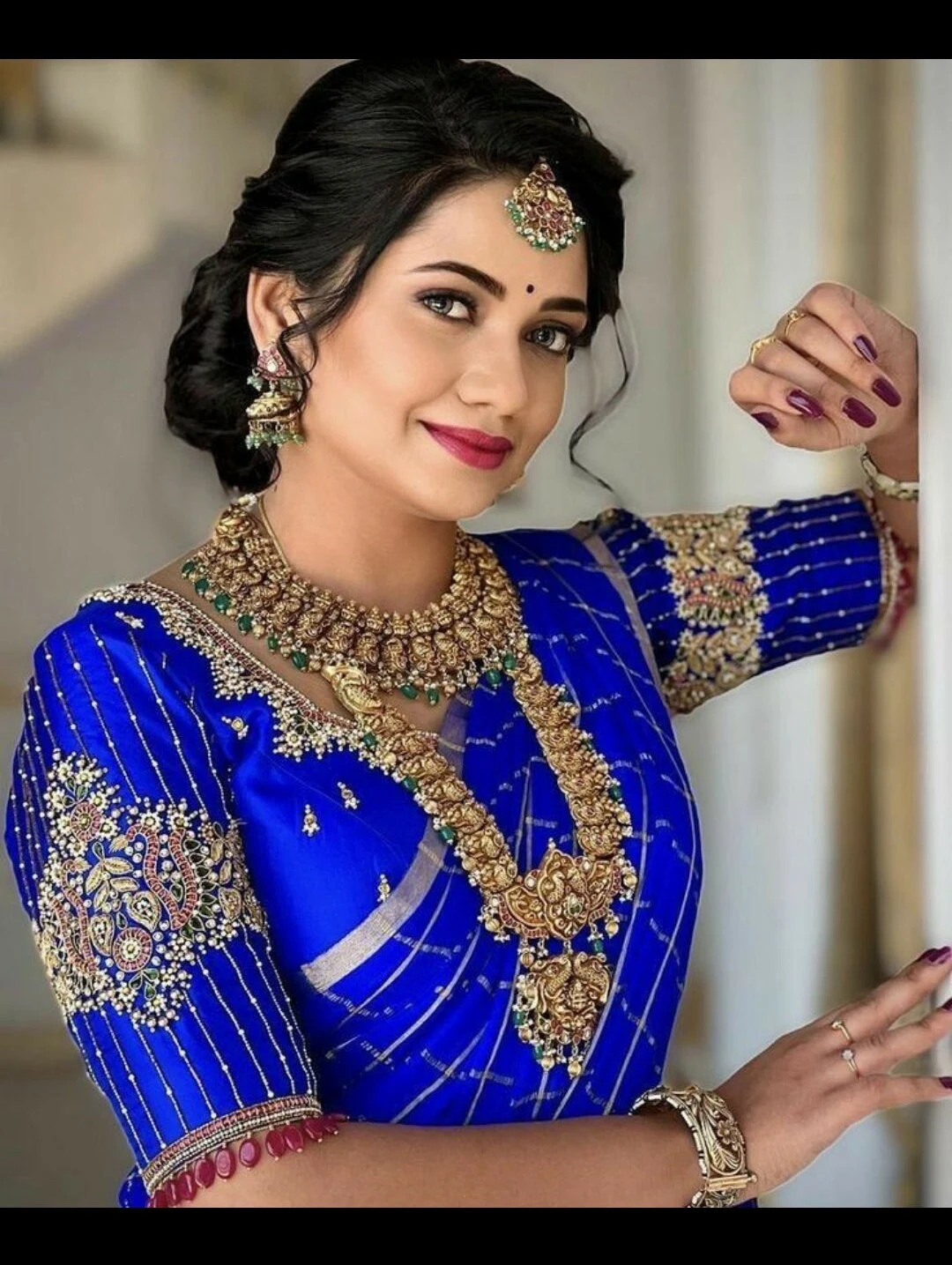 Professional ladies tailor near to me for aari embroidery work